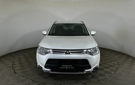 Mitsubishi Outlander III рестайлинг 3, 2014 год, 1 500 000 рублей, 2 фотография
