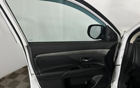 Mitsubishi Outlander III рестайлинг 3, 2014 год, 1 500 000 рублей, 8 фотография