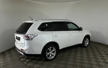 Mitsubishi Outlander III рестайлинг 3, 2014 год, 1 500 000 рублей, 6 фотография