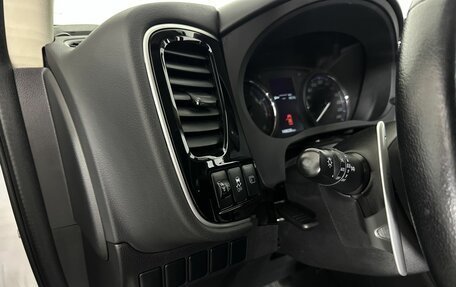 Mitsubishi Outlander III рестайлинг 3, 2014 год, 1 500 000 рублей, 9 фотография