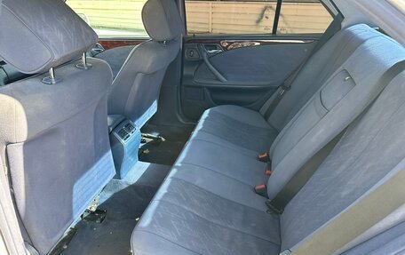 Mercedes-Benz E-Класс, 2000 год, 270 000 рублей, 2 фотография
