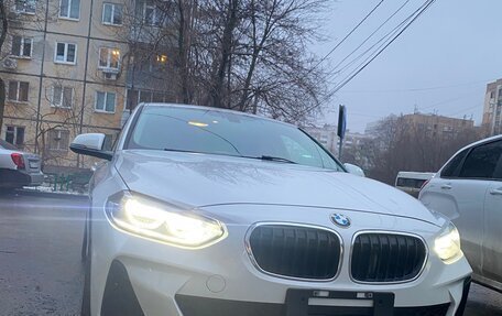BMW 1 серия, 2022 год, 2 550 000 рублей, 2 фотография