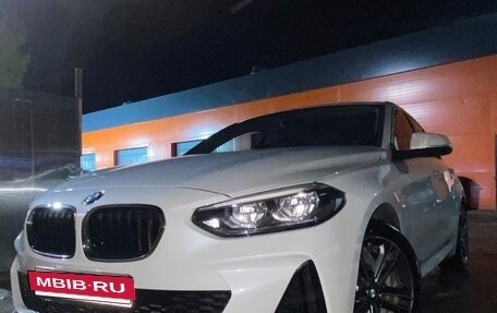 BMW 1 серия, 2022 год, 2 550 000 рублей, 9 фотография