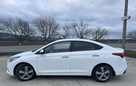 Hyundai Solaris II рестайлинг, 2018 год, 1 700 000 рублей, 4 фотография