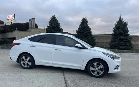 Hyundai Solaris II рестайлинг, 2018 год, 1 700 000 рублей, 3 фотография