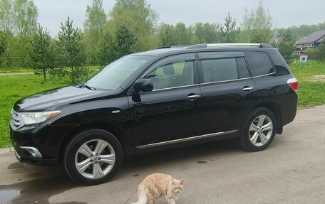 Toyota Highlander III, 2011 год, 1 700 000 рублей, 1 фотография