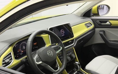 Volkswagen T-Roc I, 2023 год, 2 285 000 рублей, 8 фотография