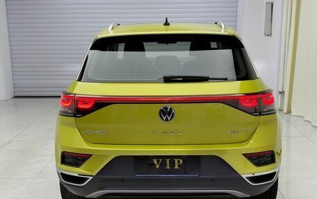 Volkswagen T-Roc I, 2023 год, 2 285 000 рублей, 5 фотография