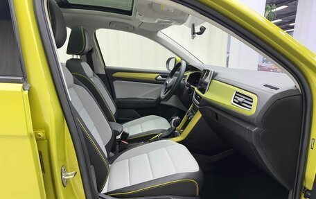 Volkswagen T-Roc I, 2023 год, 2 285 000 рублей, 13 фотография