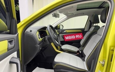 Volkswagen T-Roc I, 2023 год, 2 285 000 рублей, 12 фотография