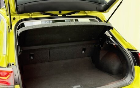 Volkswagen T-Roc I, 2023 год, 2 285 000 рублей, 20 фотография