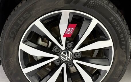 Volkswagen T-Roc I, 2023 год, 2 285 000 рублей, 21 фотография