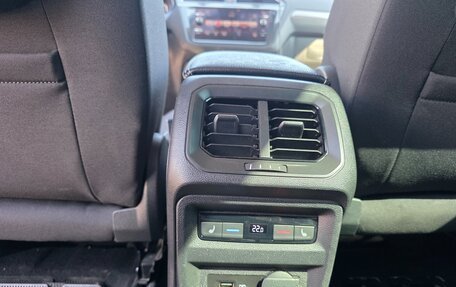 Volkswagen Tiguan II, 2019 год, 2 220 000 рублей, 10 фотография