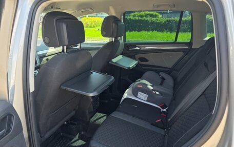 Volkswagen Tiguan II, 2019 год, 2 220 000 рублей, 9 фотография