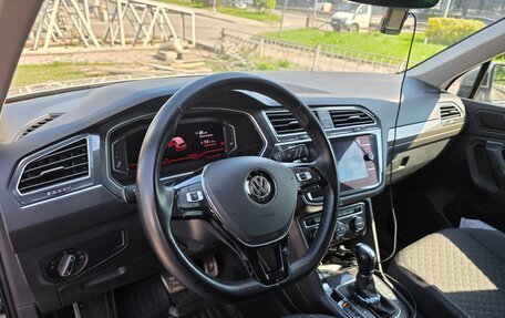 Volkswagen Tiguan II, 2019 год, 2 220 000 рублей, 13 фотография