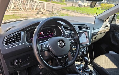 Volkswagen Tiguan II, 2019 год, 2 220 000 рублей, 12 фотография