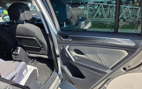 Volkswagen Tiguan II, 2019 год, 2 220 000 рублей, 17 фотография