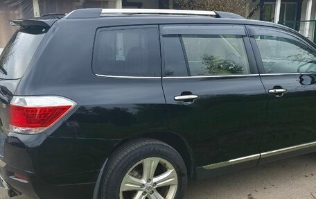 Toyota Highlander III, 2011 год, 1 700 000 рублей, 3 фотография