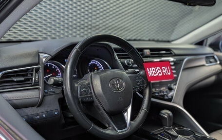 Toyota Camry, 2018 год, 2 550 000 рублей, 8 фотография