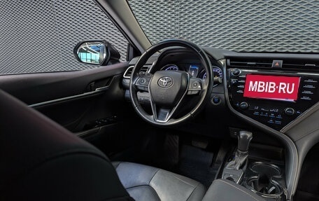 Toyota Camry, 2018 год, 2 550 000 рублей, 13 фотография