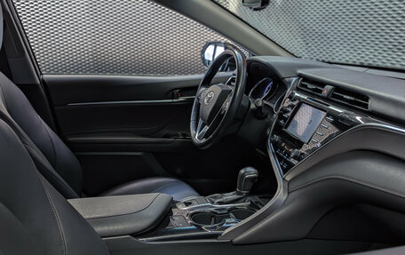 Toyota Camry, 2018 год, 2 550 000 рублей, 28 фотография
