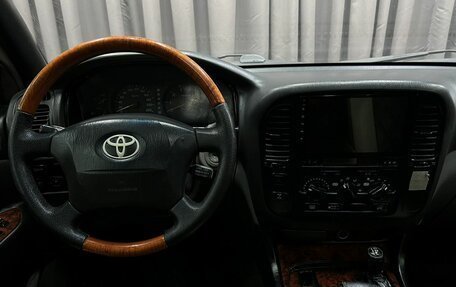 Toyota Land Cruiser 100 рестайлинг 2, 2001 год, 1 799 888 рублей, 9 фотография