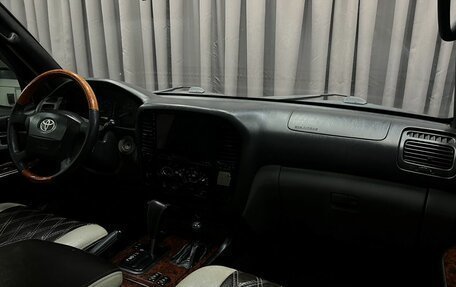 Toyota Land Cruiser 100 рестайлинг 2, 2001 год, 1 799 888 рублей, 13 фотография
