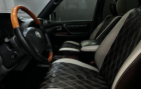 Toyota Land Cruiser 100 рестайлинг 2, 2001 год, 1 799 888 рублей, 6 фотография