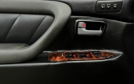 Toyota Land Cruiser 100 рестайлинг 2, 2001 год, 1 799 888 рублей, 16 фотография
