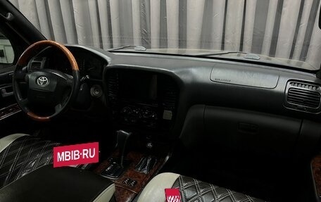 Toyota Land Cruiser 100 рестайлинг 2, 2001 год, 1 799 888 рублей, 12 фотография
