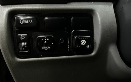 Toyota Land Cruiser 100 рестайлинг 2, 2001 год, 1 799 888 рублей, 28 фотография