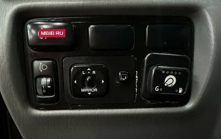 Toyota Land Cruiser 100 рестайлинг 2, 2001 год, 1 799 888 рублей, 18 фотография