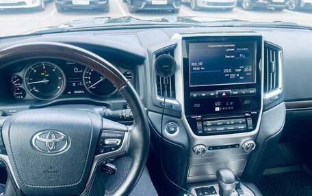 Toyota Land Cruiser 200, 2019 год, 9 000 000 рублей, 12 фотография