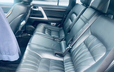 Toyota Land Cruiser 200, 2019 год, 9 000 000 рублей, 10 фотография