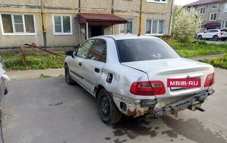 Mitsubishi Carisma I, 2000 год, 65 000 рублей, 4 фотография