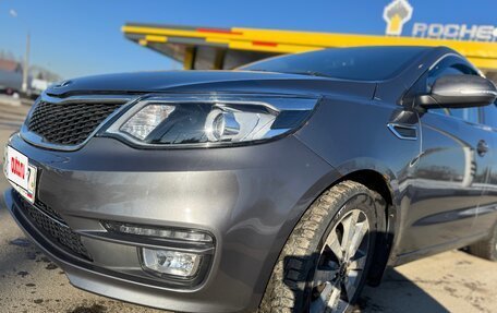 KIA Rio III рестайлинг, 2016 год, 999 000 рублей, 5 фотография