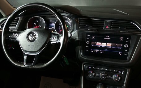 Volkswagen Tiguan II, 2017 год, 2 210 000 рублей, 10 фотография