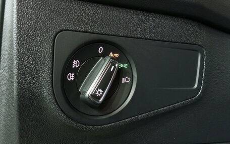 Volkswagen Tiguan II, 2017 год, 2 210 000 рублей, 15 фотография