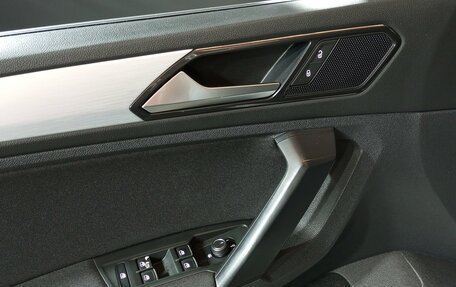 Volkswagen Tiguan II, 2017 год, 2 210 000 рублей, 16 фотография