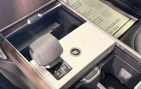 Land Rover Range Rover IV рестайлинг, 2025 год, 19 900 000 рублей, 12 фотография