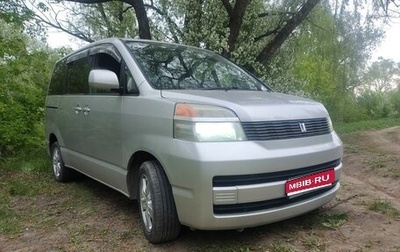 Toyota Voxy II, 2002 год, 900 000 рублей, 1 фотография