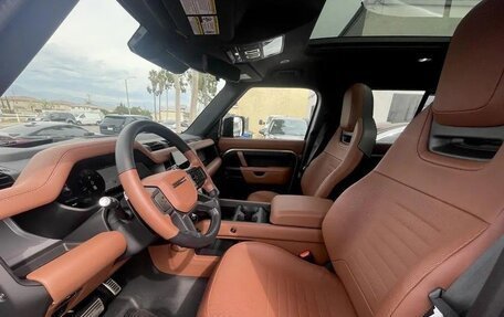Land Rover Defender II, 2025 год, 21 900 000 рублей, 10 фотография