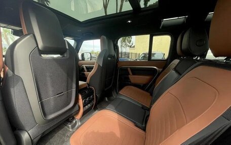 Land Rover Defender II, 2025 год, 21 900 000 рублей, 17 фотография