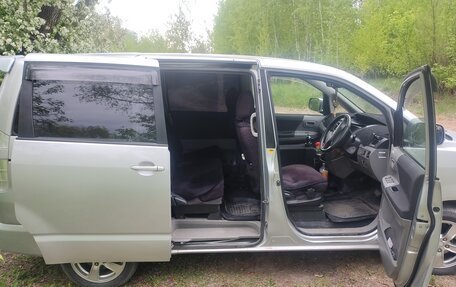 Toyota Voxy II, 2002 год, 900 000 рублей, 5 фотография