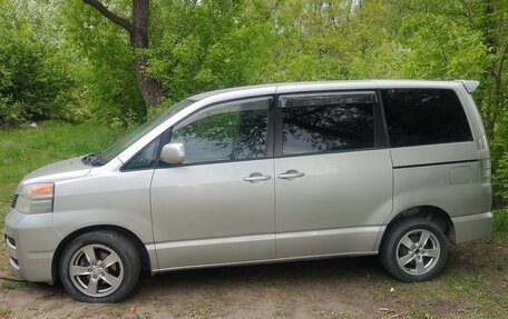 Toyota Voxy II, 2002 год, 900 000 рублей, 11 фотография
