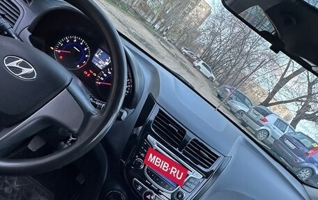Hyundai Solaris II рестайлинг, 2014 год, 860 000 рублей, 10 фотография