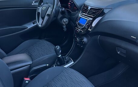 Hyundai Solaris II рестайлинг, 2014 год, 860 000 рублей, 13 фотография