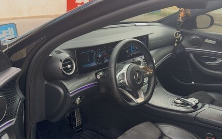 Mercedes-Benz E-Класс, 2019 год, 2 700 000 рублей, 7 фотография