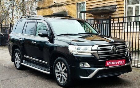 Toyota Land Cruiser 200, 2016 год, 5 600 000 рублей, 3 фотография