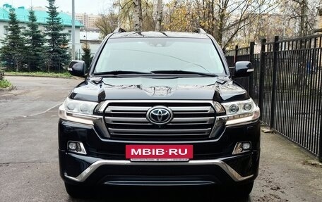 Toyota Land Cruiser 200, 2016 год, 5 600 000 рублей, 2 фотография